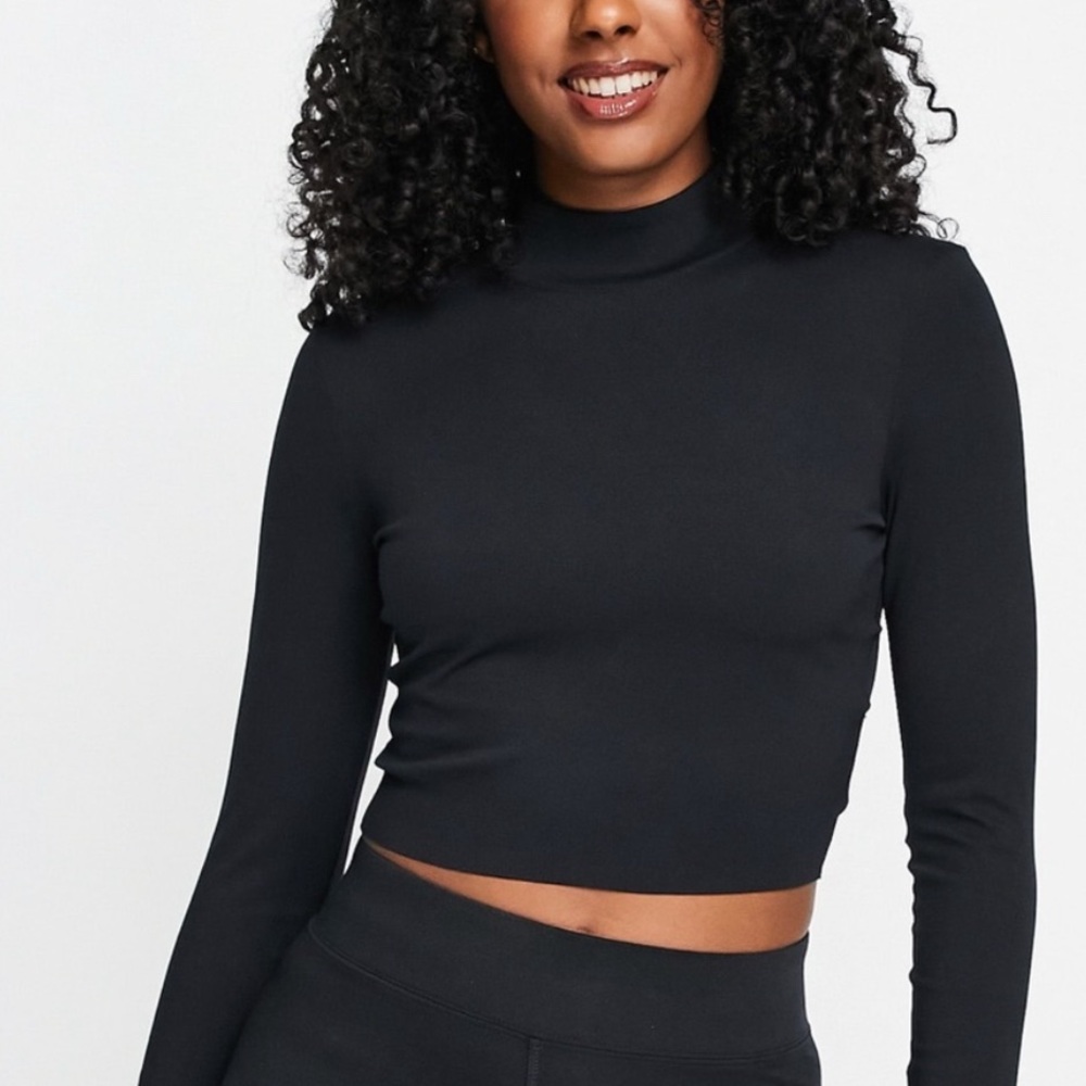 Nike cropped Yoga Dri-Fit Top